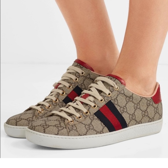 Gucci low cut sneakers size 8 worn 3x like new comes with dust bag & gucci box - Picture 1 of 14